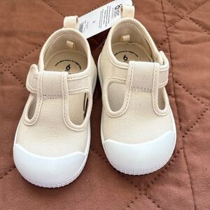 NWT Wonder Nation Cream Canvas Sneakers